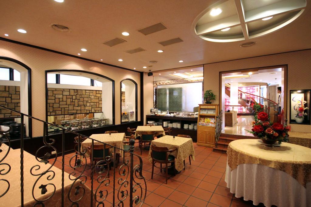 Dynasty Hotel Tainan Eksteriør bilde