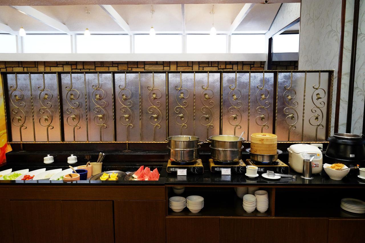 Dynasty Hotel Tainan Eksteriør bilde