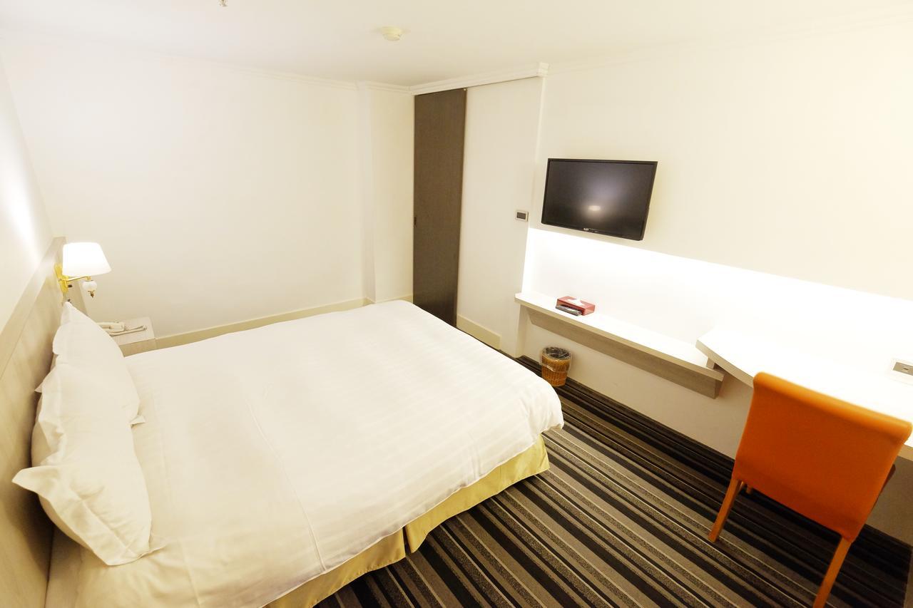 Dynasty Hotel Tainan Eksteriør bilde